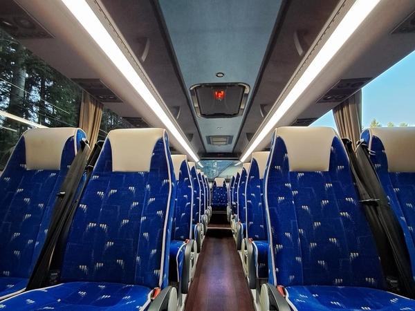 Bus osobowy Iveco First 8