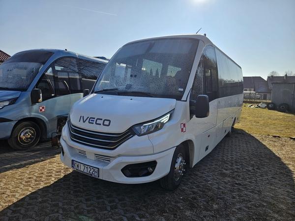 Bus osobowy Iveco Rosero First 2