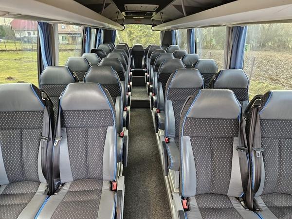 Bus osobowy Iveco Rosero First 6